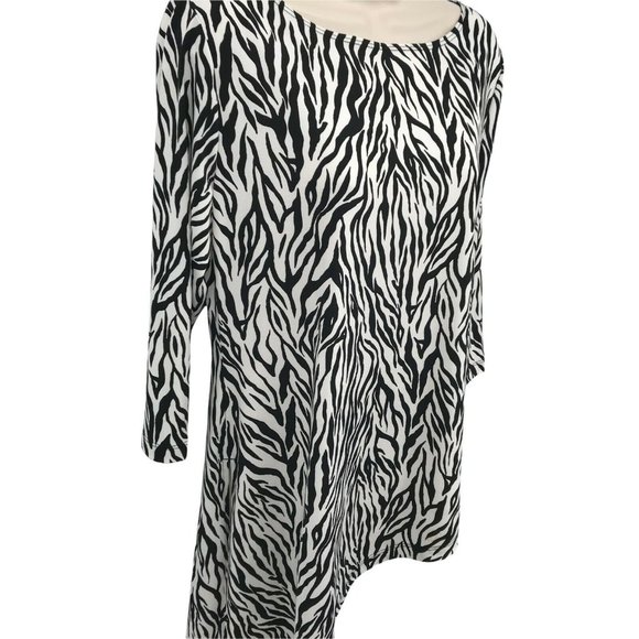 Chico's Womens Long Sleeves Zebra Print Hi Low Hem Black Tunic Blouse Top Size M - Picture 3 of 7